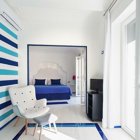 Boutique Suites In Piazzetta Capri Exterior photo